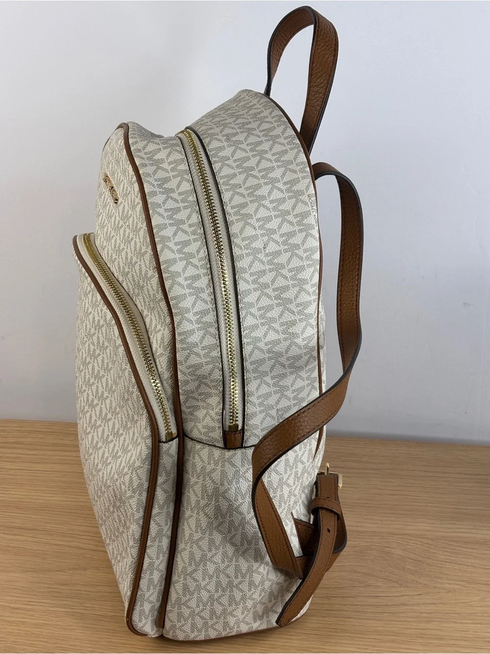 MICHAEL Michael Kors Abbey Large Backpack Popular Vanilla/Acorn Color NWOT